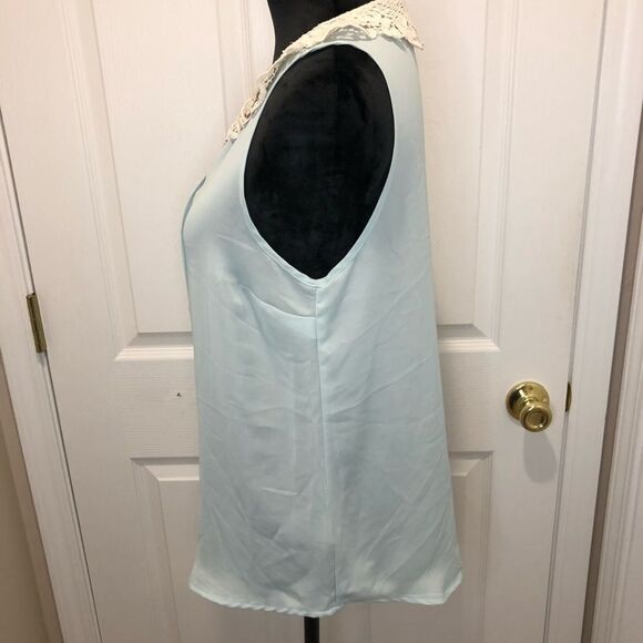 Lauren Conrad blue sleeveless top w/ pearl collar - Picture 10 of 15